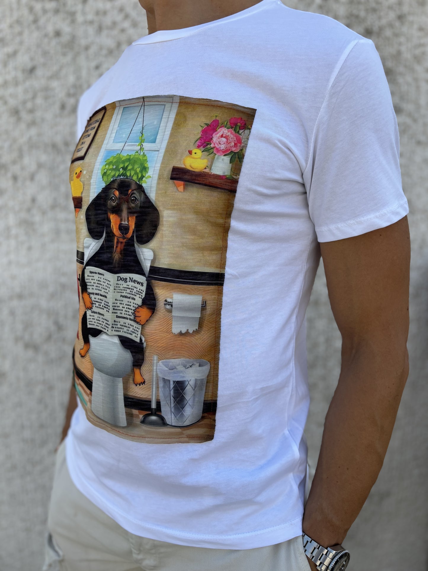 Trepuntonove t-shirt  bassotto toilette giornale BIANCO