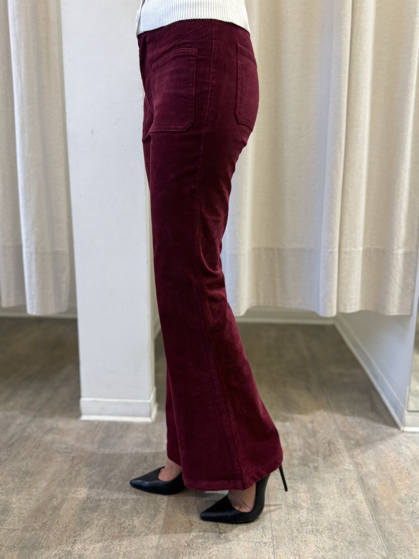 Molly Bracken Pantalone a zampa in velluto a coste BORDEAUX