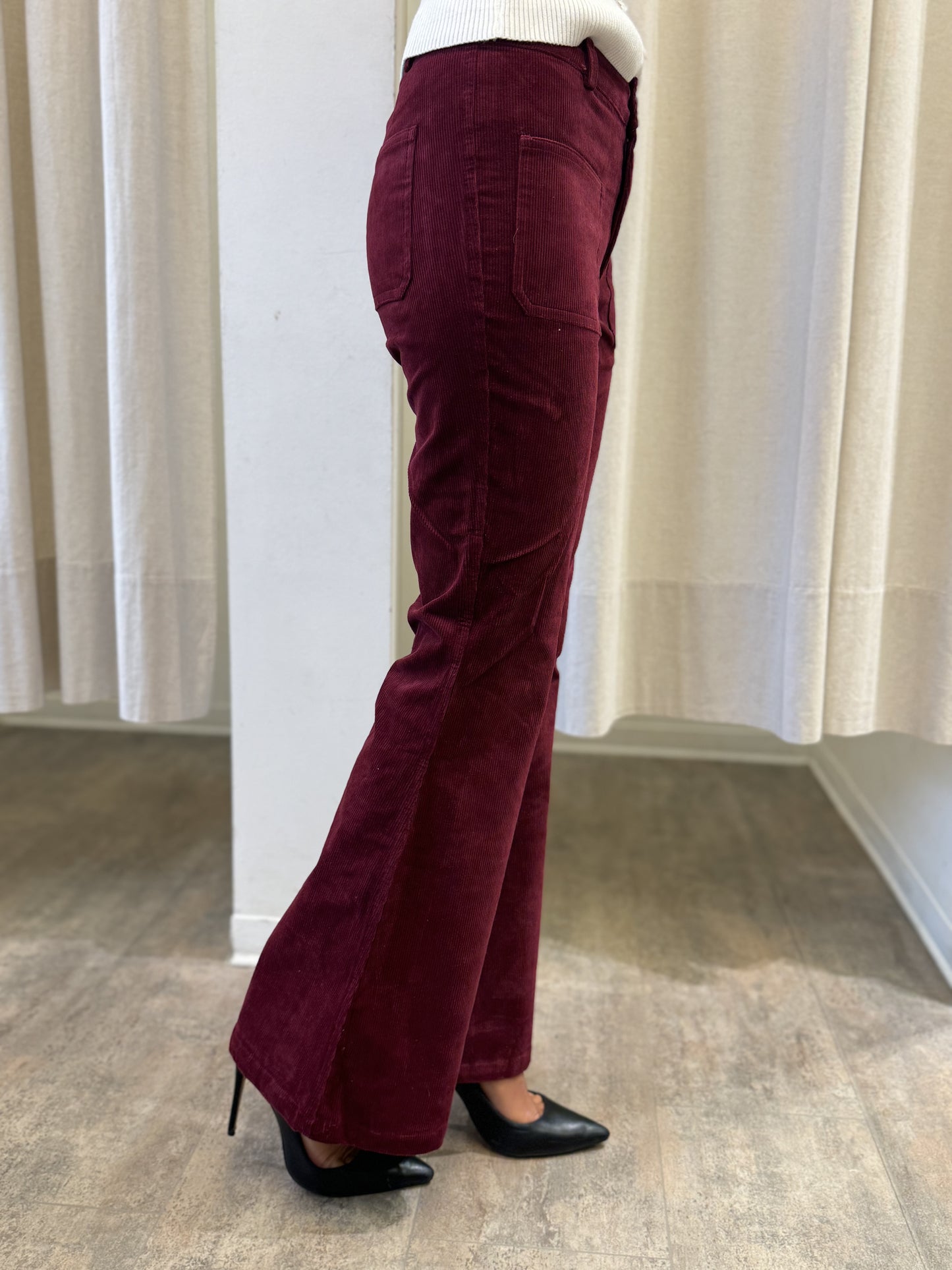 Molly Bracken Pantalone a zampa in velluto a coste BORDEAUX