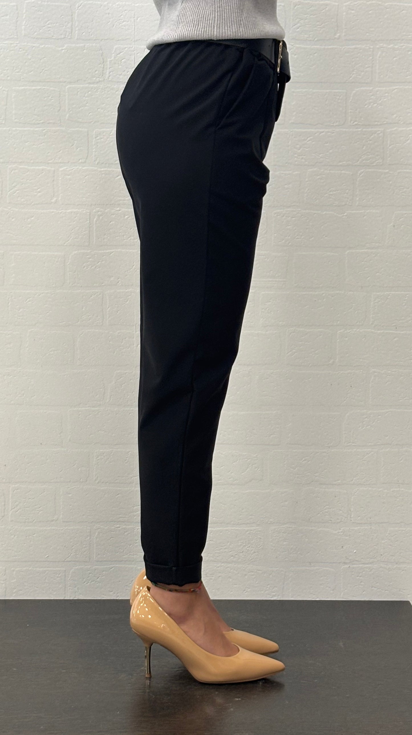 Susy Mix Pantalone con cintura cropped NERO