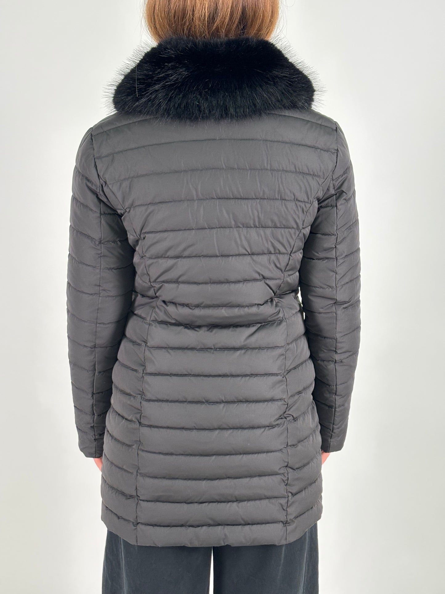 Relish Piumino lungo con colletto in ecopelliccia NERO