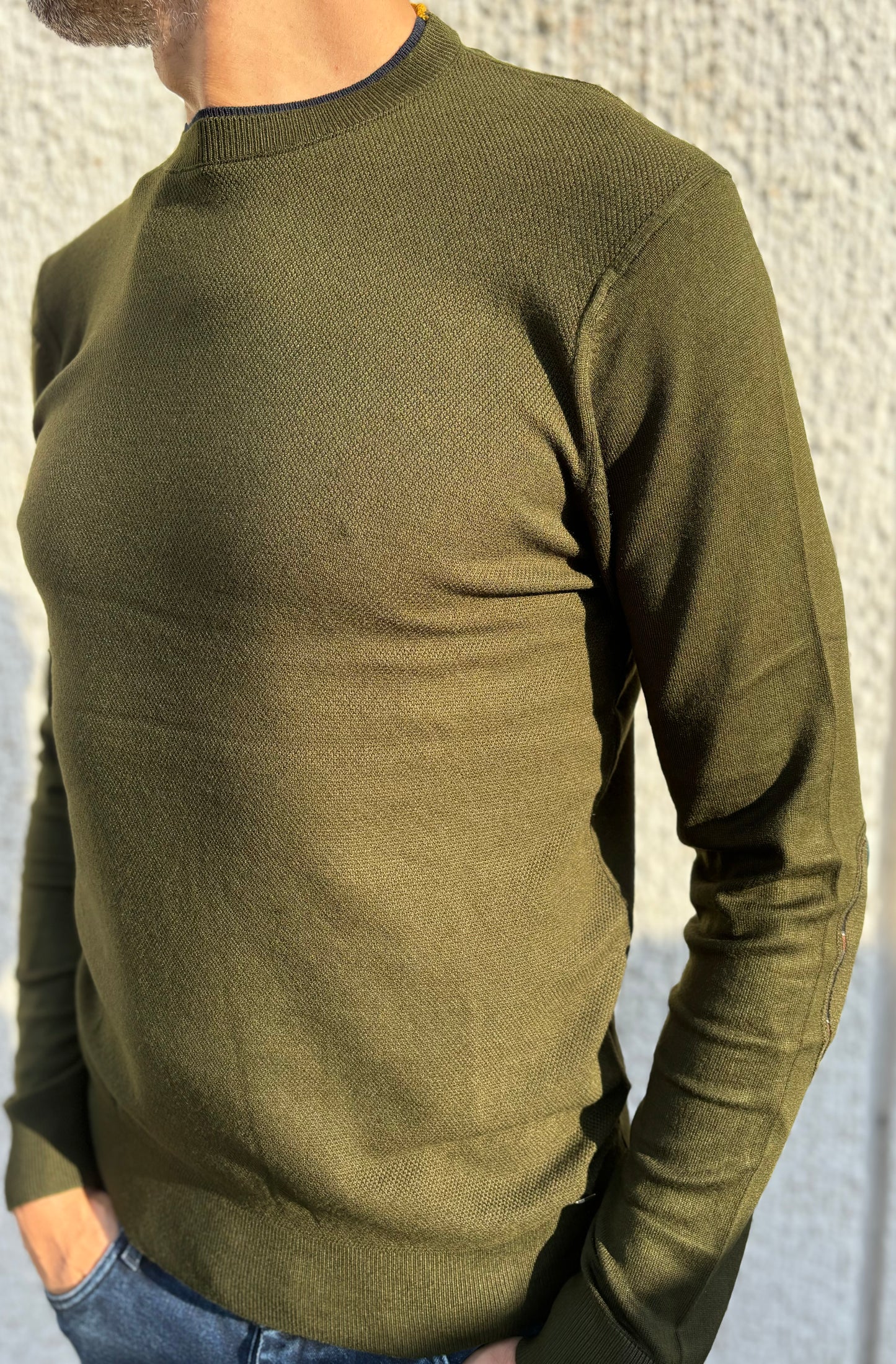 Markup Maglia girocollo lavorazione nido d'ape con toppe fantasia VERDE MILITARE