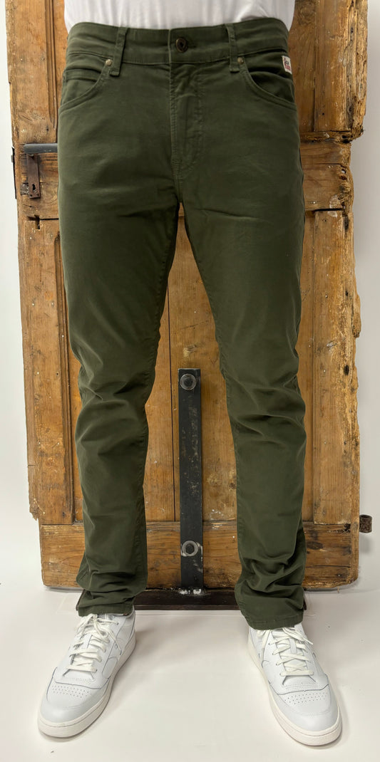 Roy Roger's Pantalone 517 Plain in gabardina, slim fit VERDE