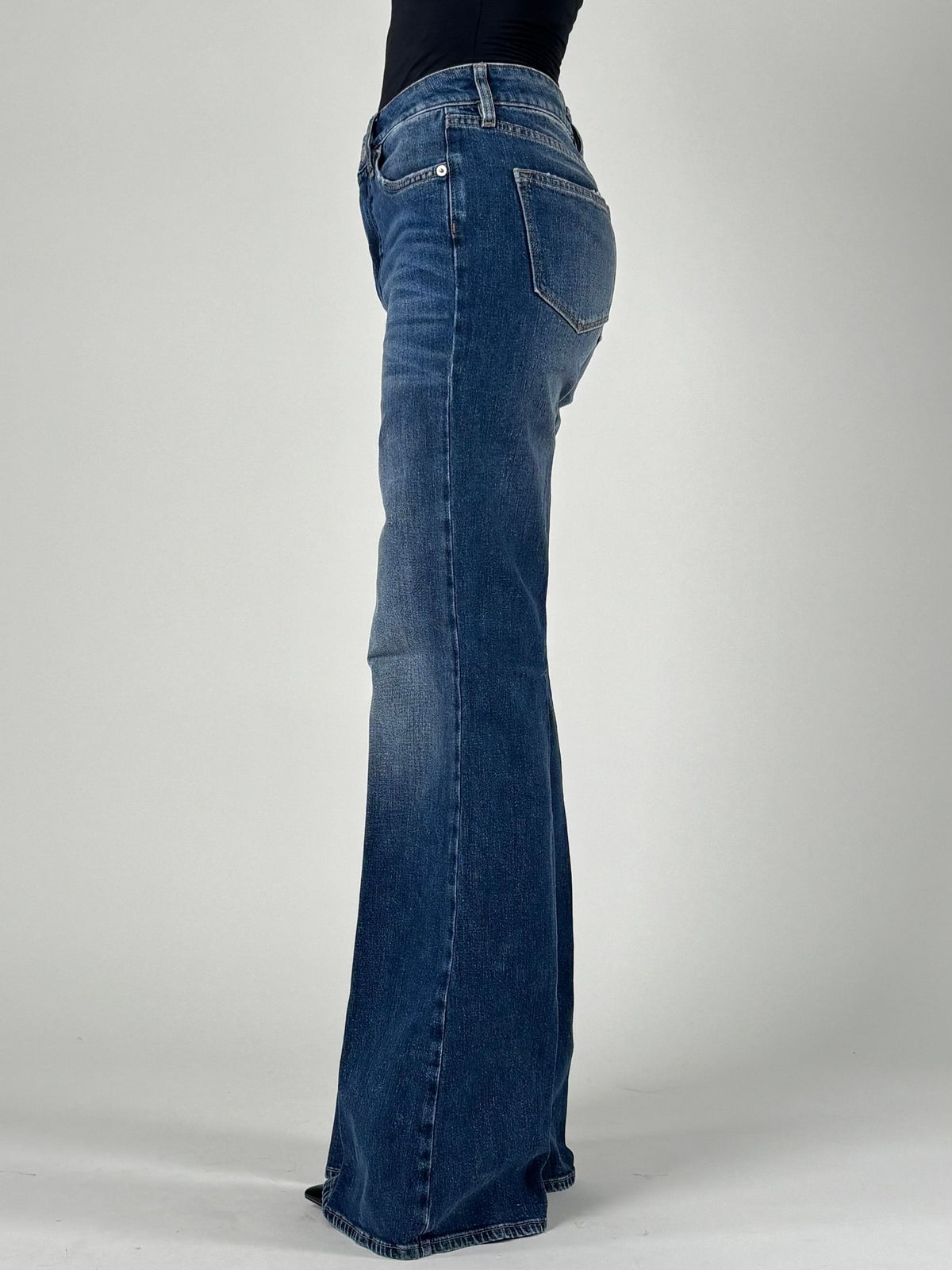 Jeans a zampa