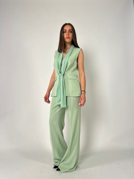 Gilet slim con tasche a pattina
