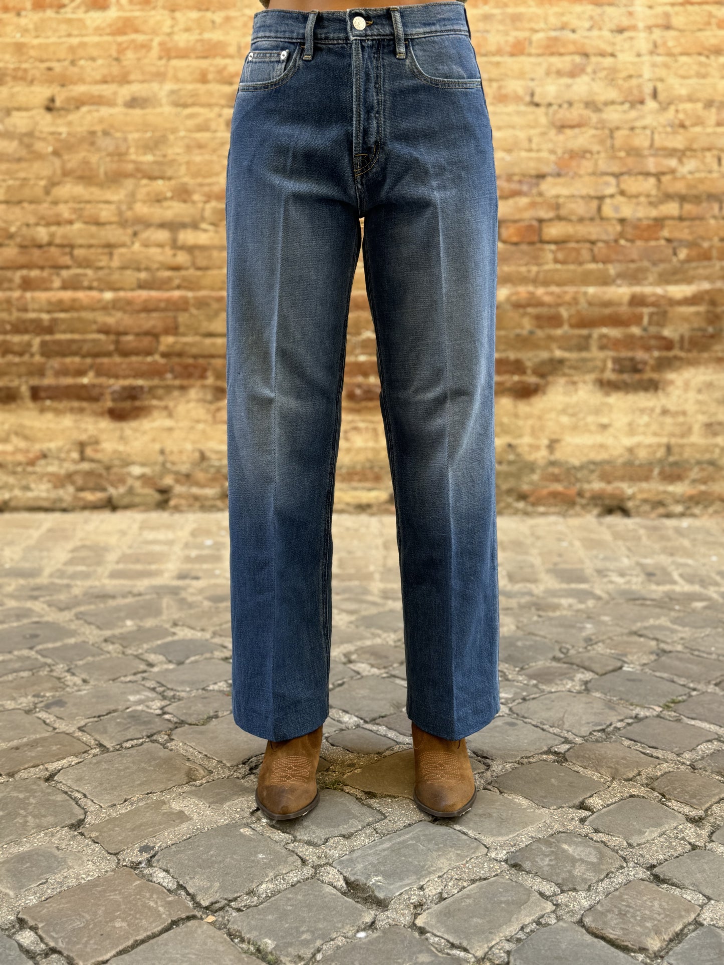 Cycle 442P529 Jeans gamba dritta con bottoni argento BLU CHIARO