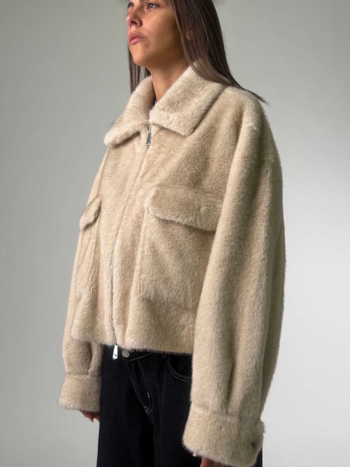 Simil pelliccia corta con zip