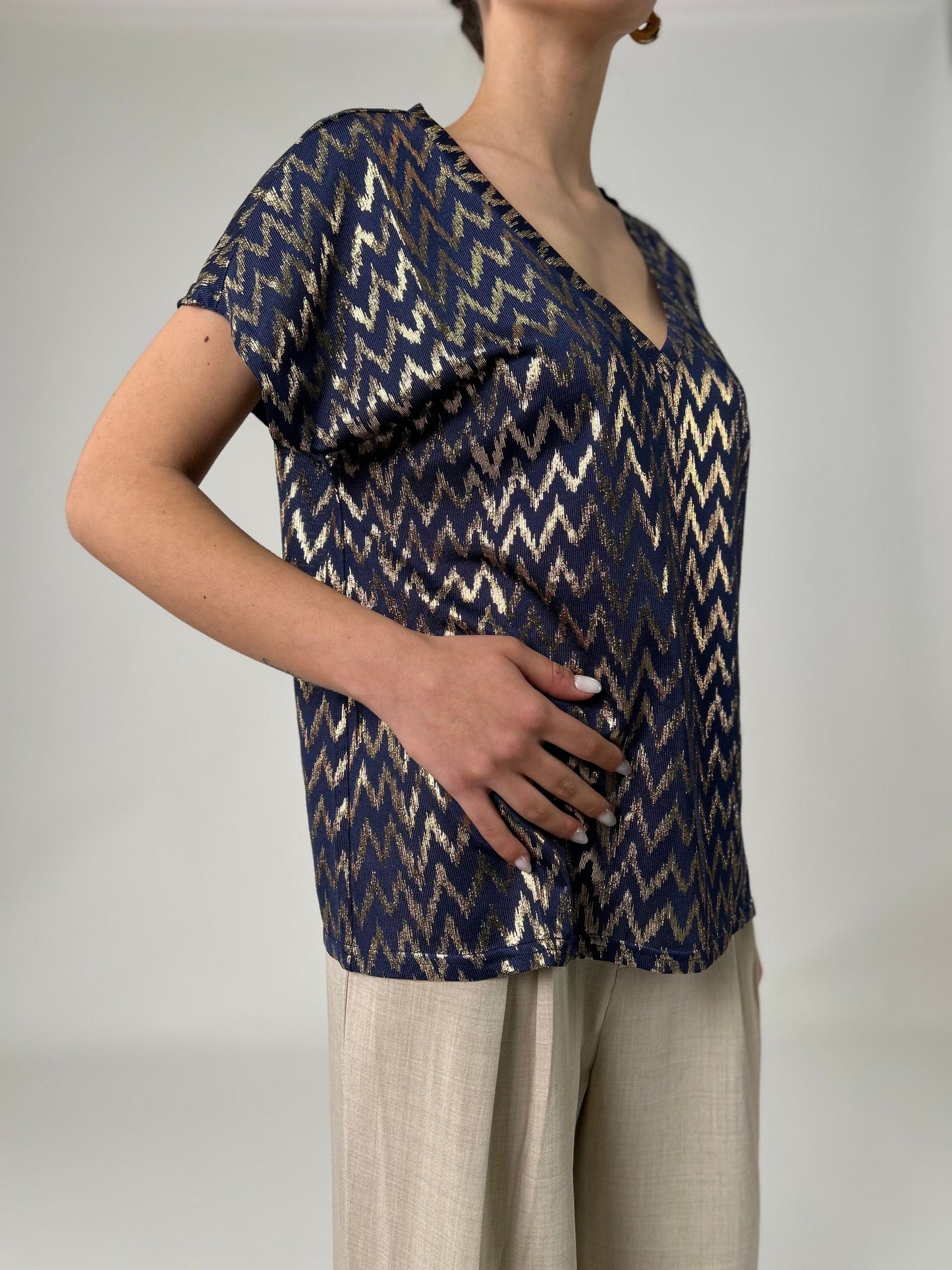 T-shirt mm scollo V