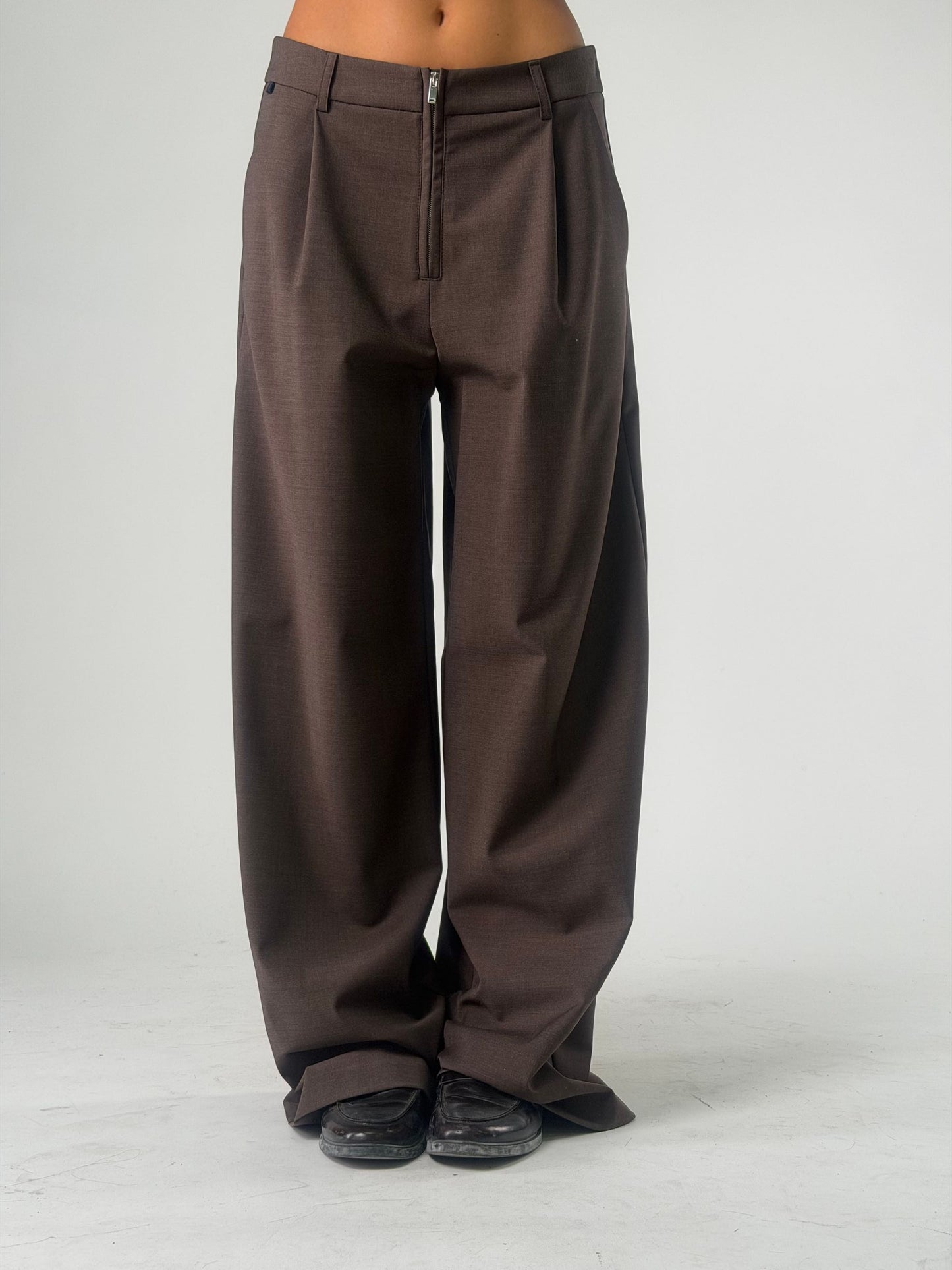 Pantalone palazzo con pence