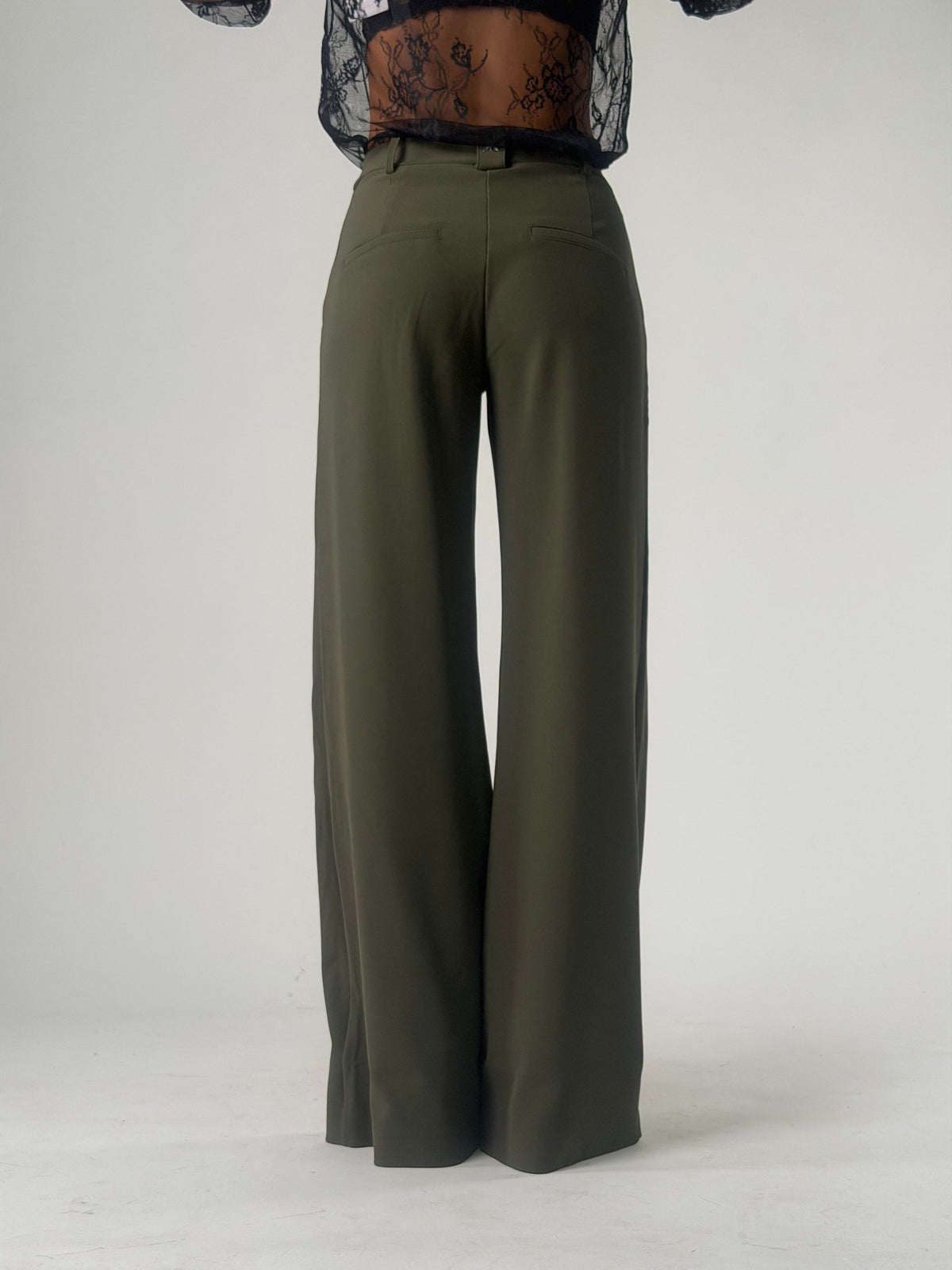 Pantalone palazzo con pences  in viscosa elasticizzata
