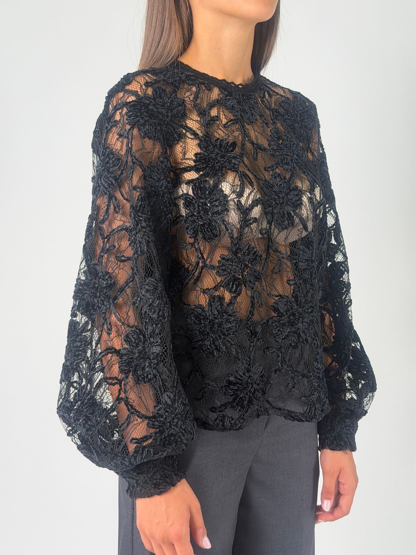 Blusa ml in pizzo ricamato in velluto
