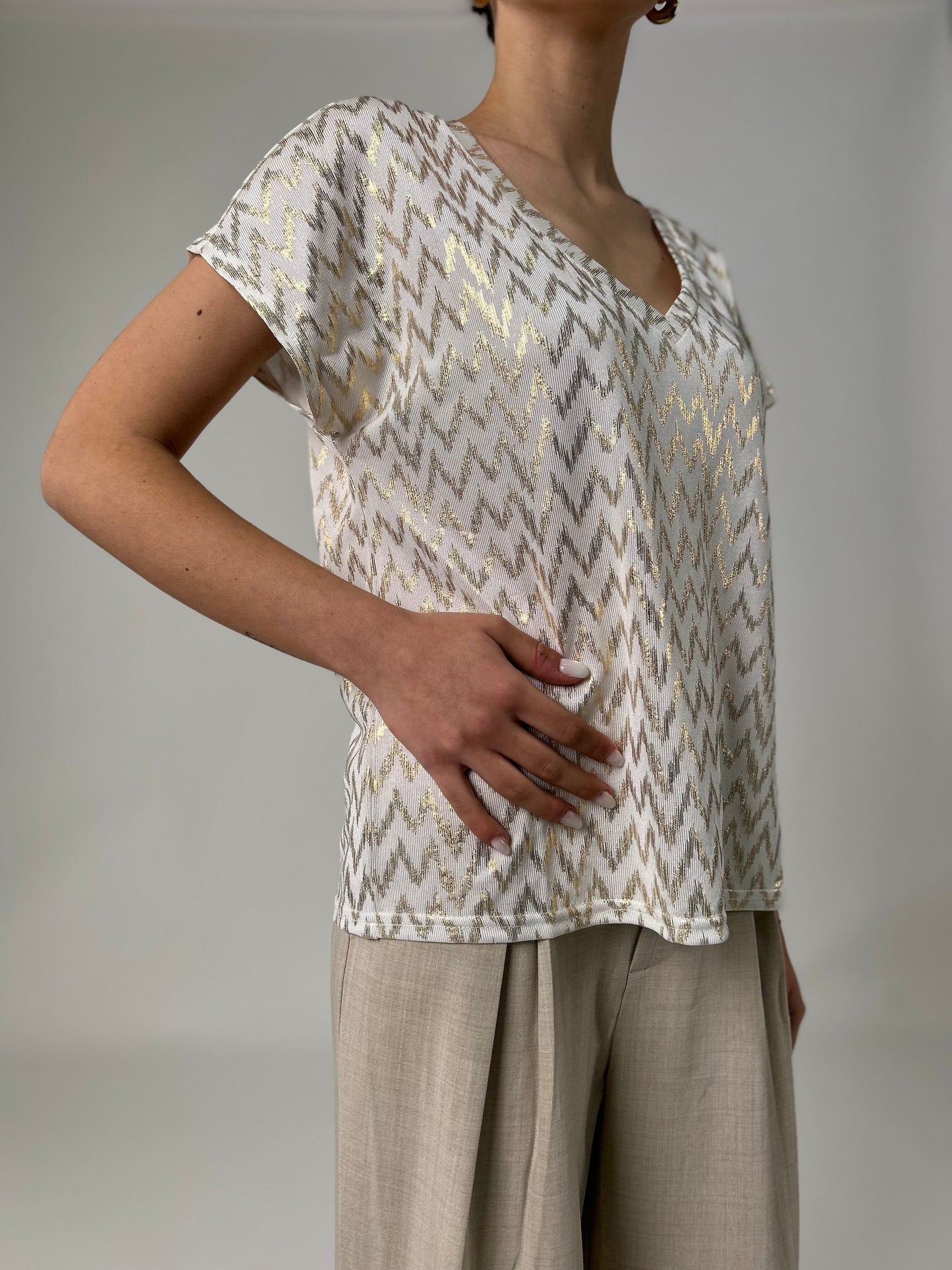 T-shirt mm scollo V