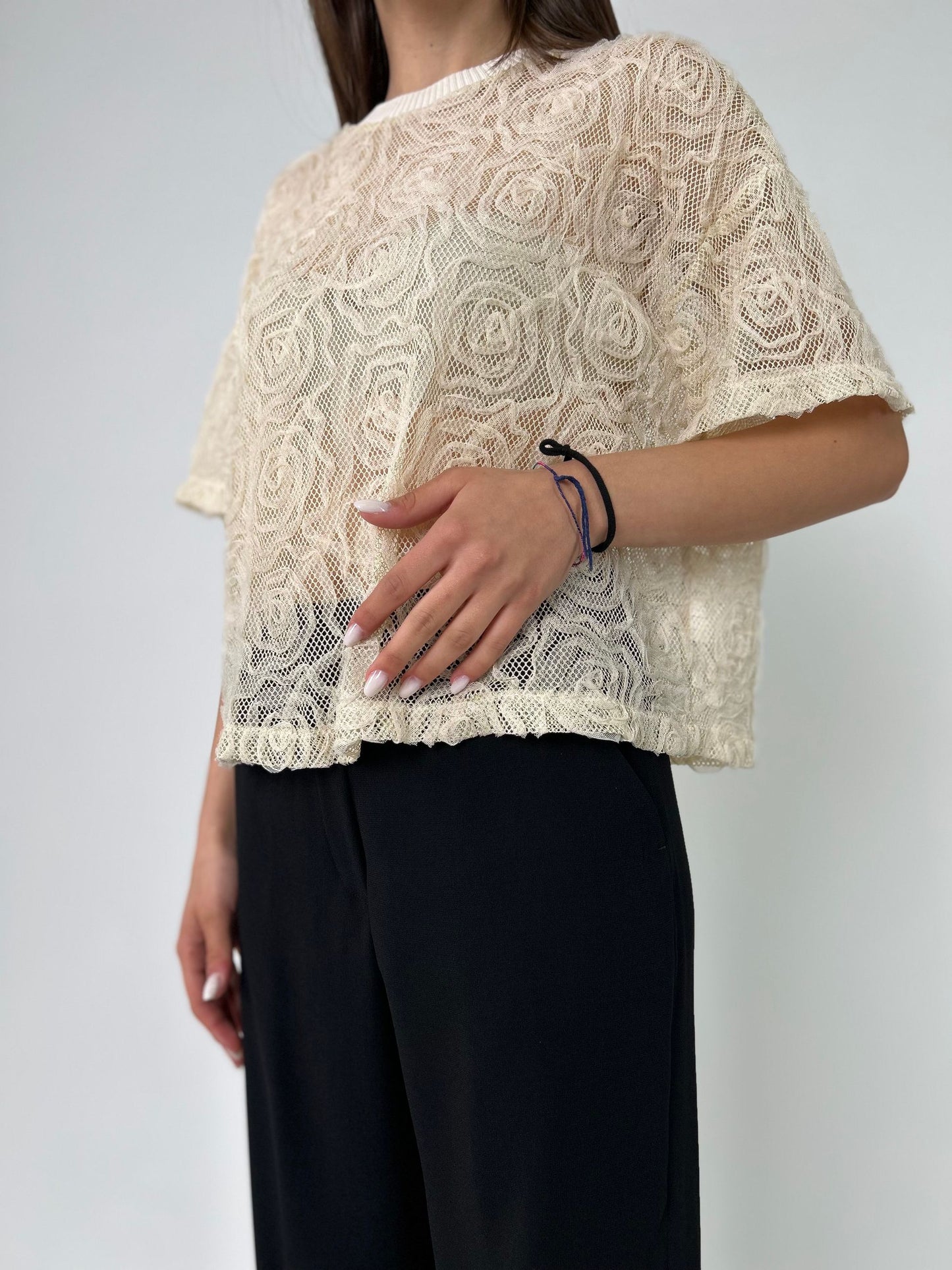 T-shirt mm operata modello cropped