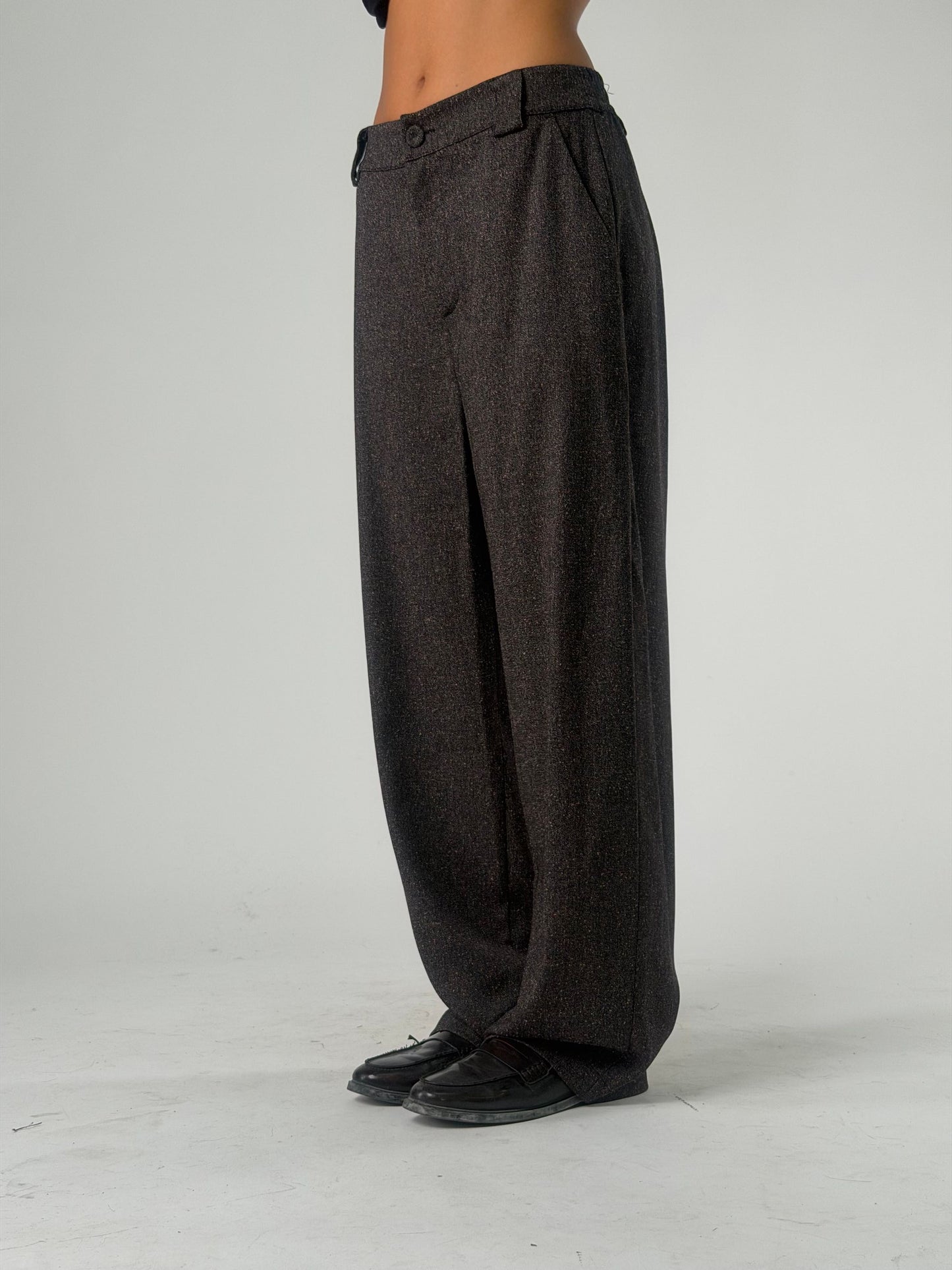 Pantalone palazzo con elastico dietro alla vita