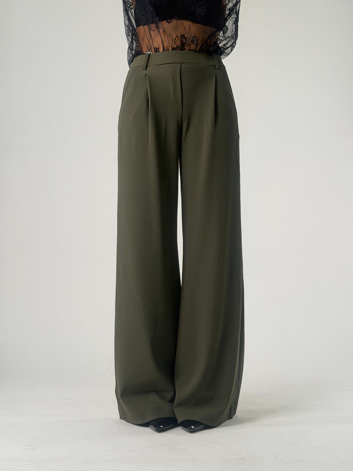 Pantalone palazzo con pences  in viscosa elasticizzata