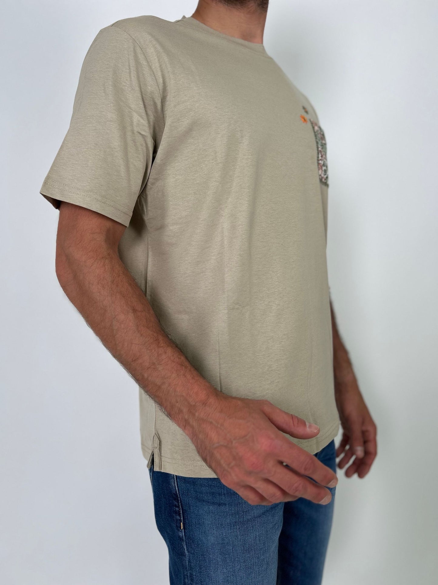 T-shirt mm con taschino fantasia