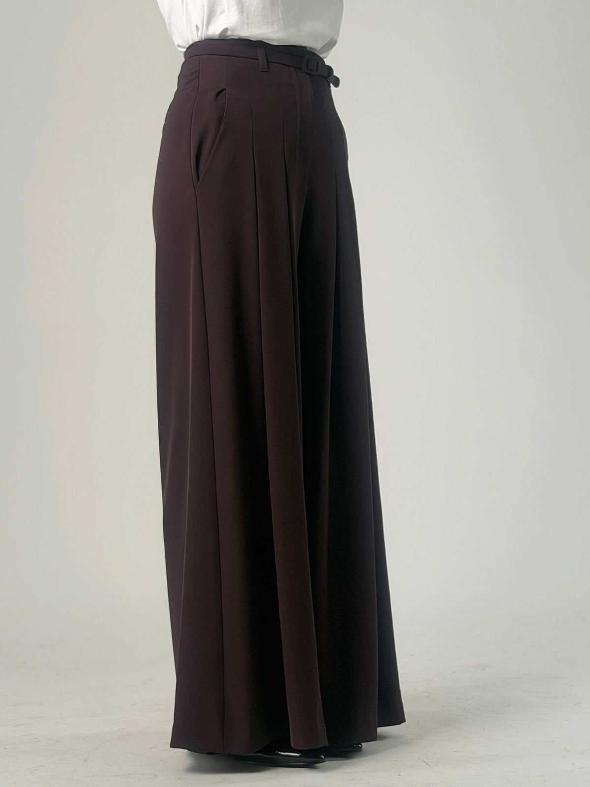 Pantalone palazzo con pinces
