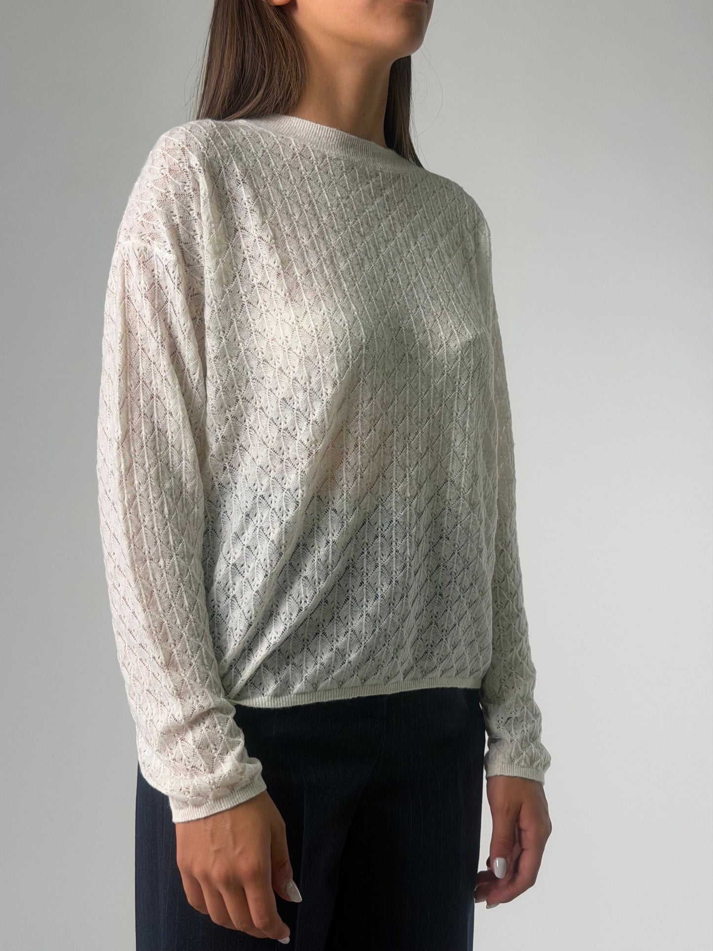 Maglia girocollo operata