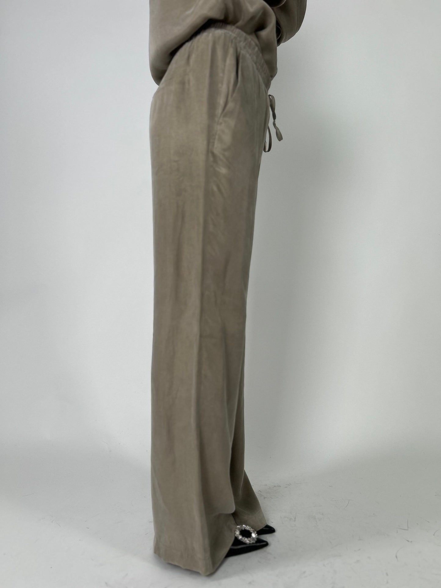 Pantalone palazzo con elastico in vita e coulisse