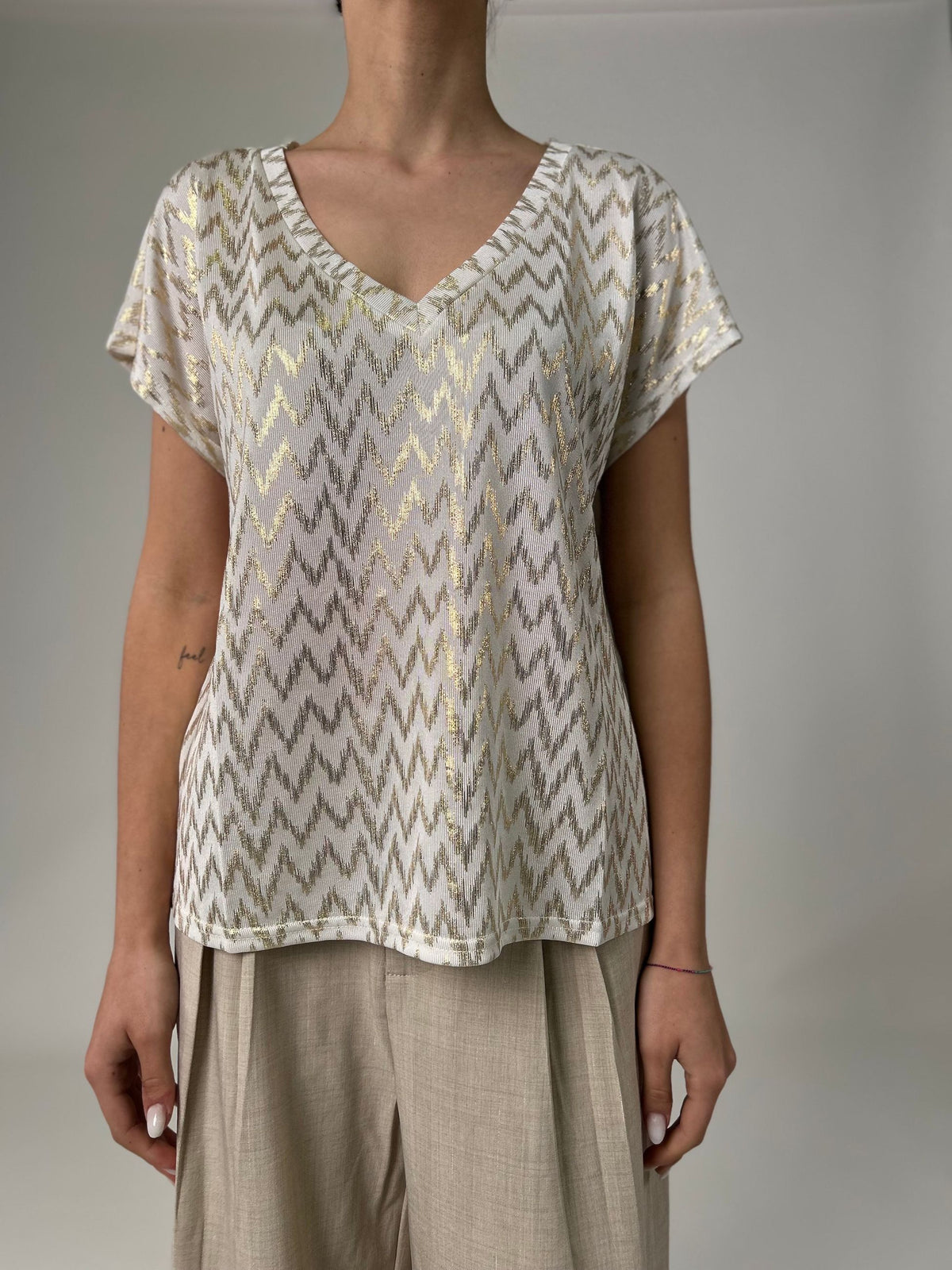 T-shirt mm scollo V