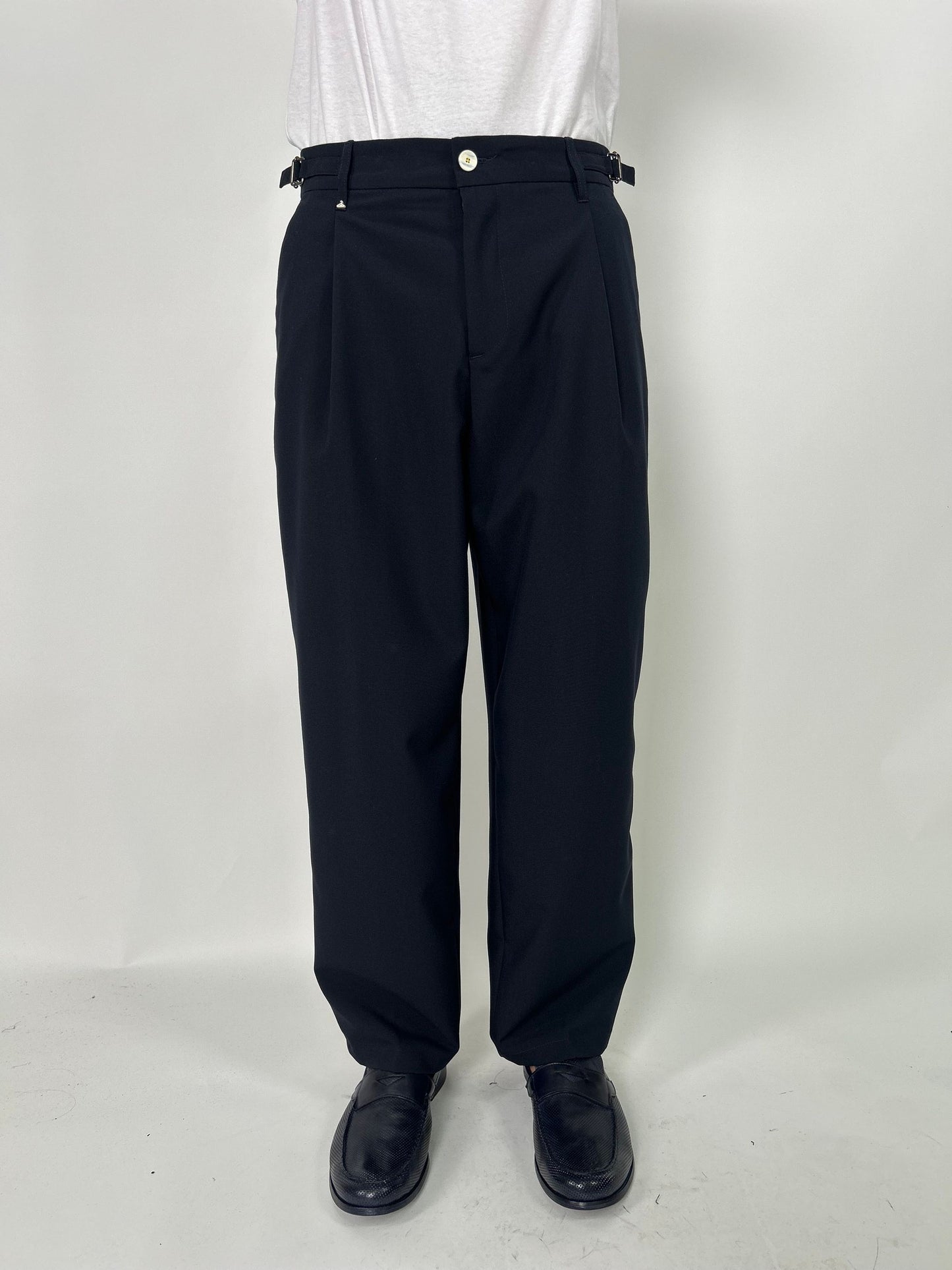 Pantalone morbido con pences