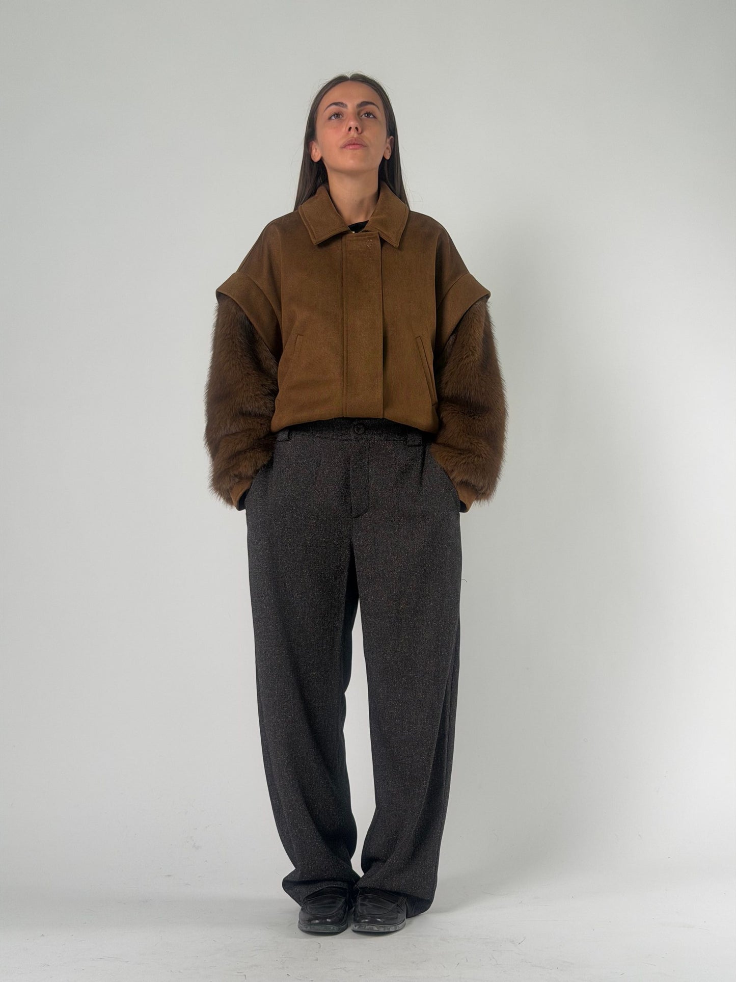Pantalone palazzo con elastico dietro alla vita
