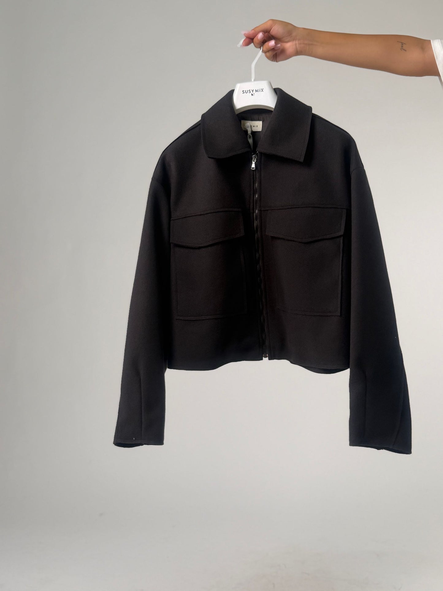Giubbino cropped con tasconi