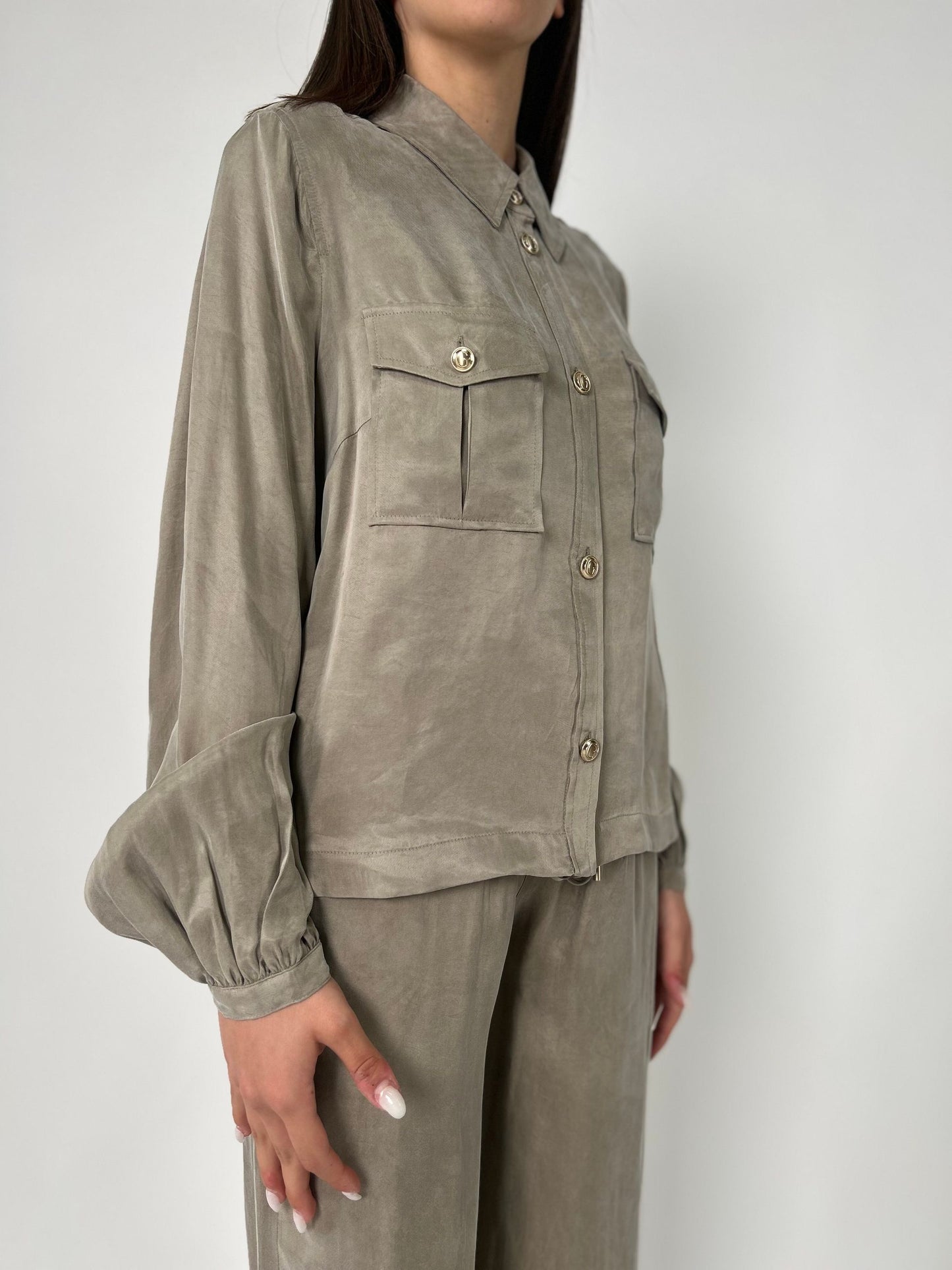 Camicia ml con bottoni oro e taschine