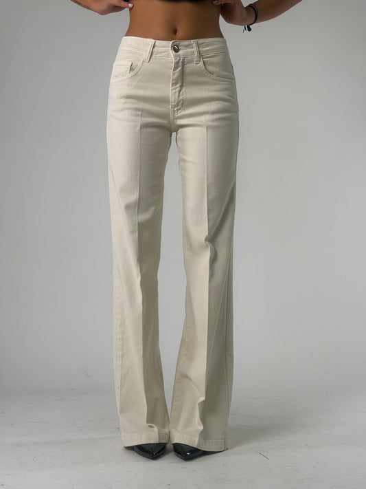 Pantalone  a zampa modello cinque tasche