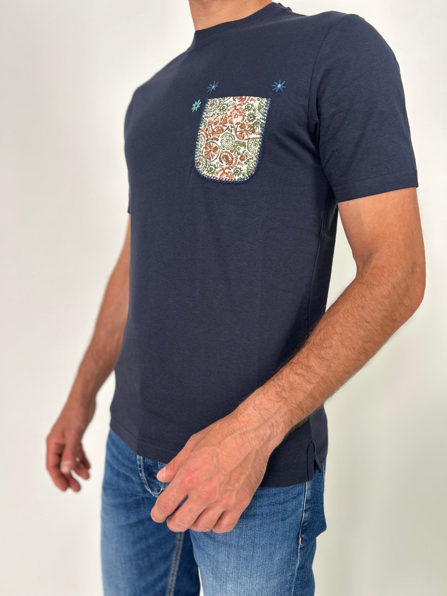 T-shirt mm con taschino fantasia