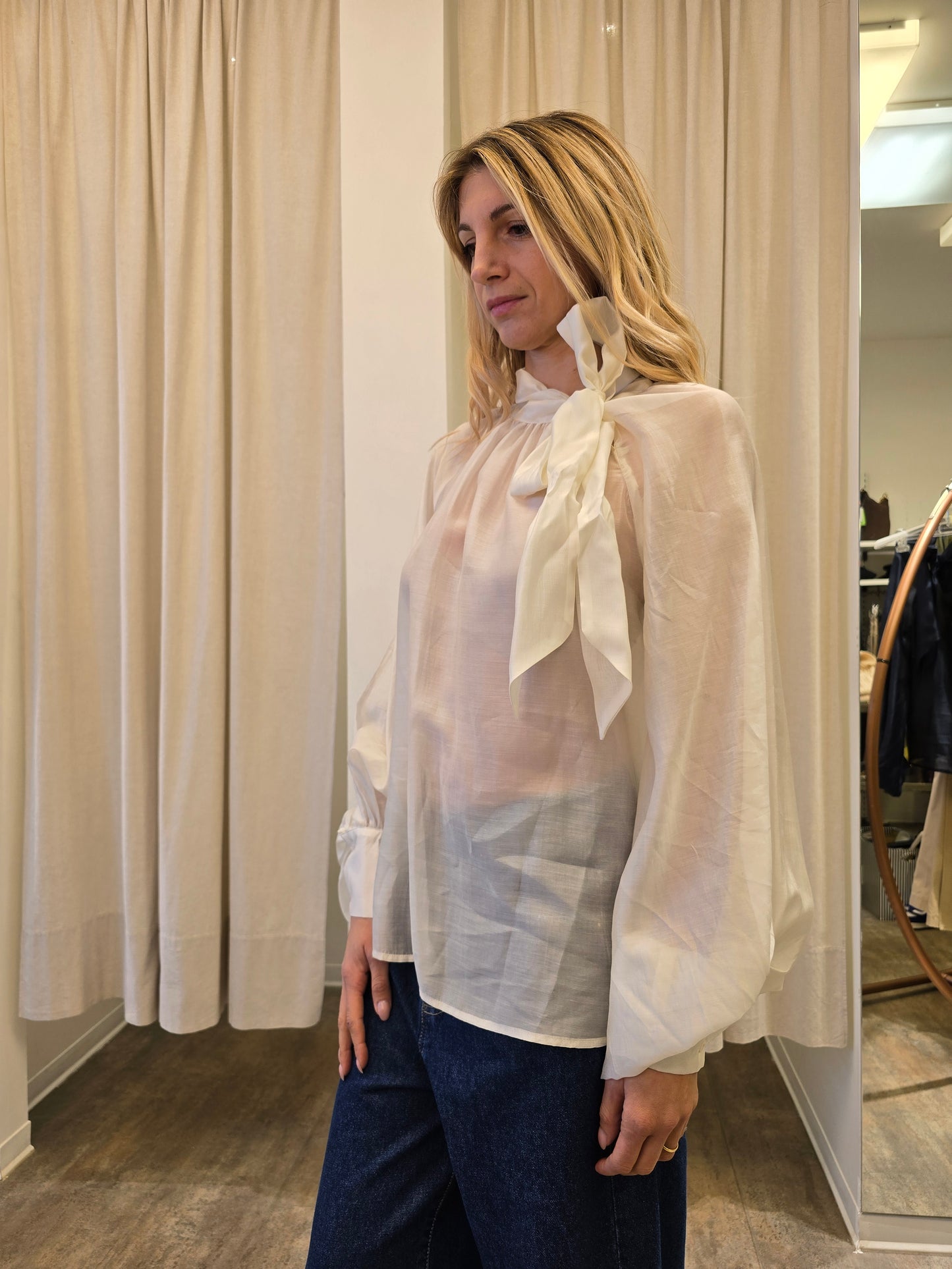 Tensione In Blusa con fiocco BIANCO