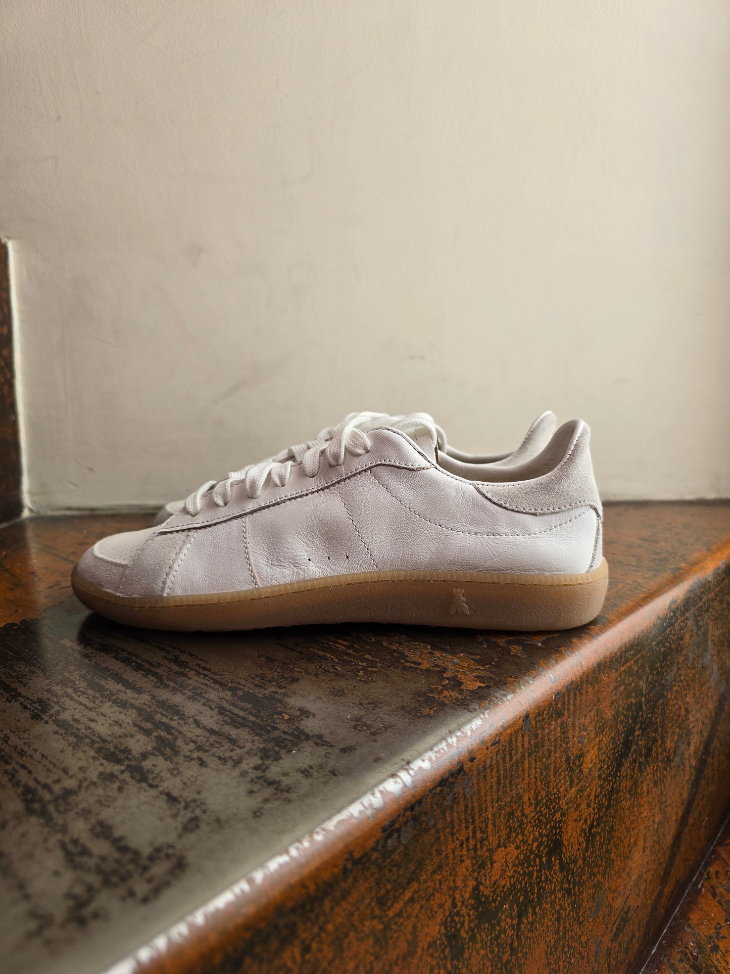 Patrizia Pepe Sneakers SKIN in nappa con lettering BIANCO/ORO