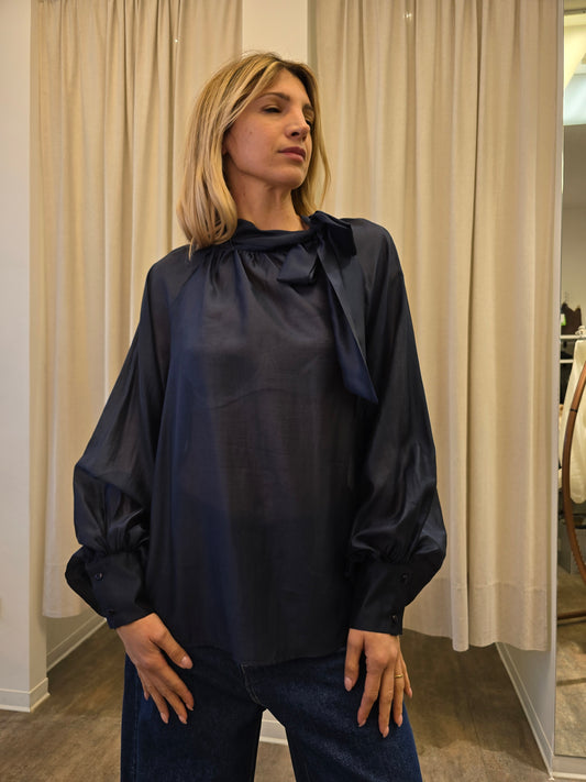 Tensione In Blusa con fiocco BLU