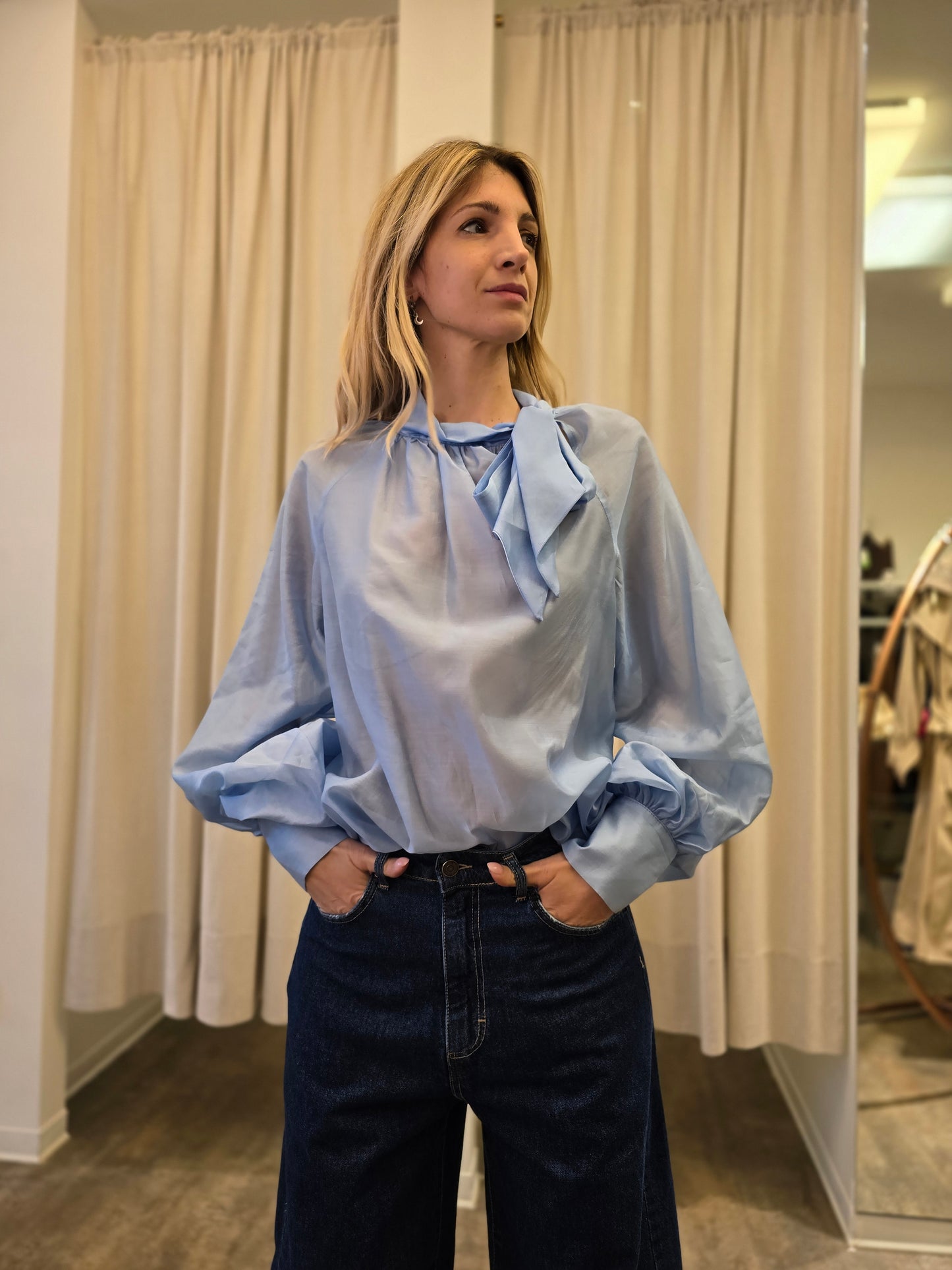 Tensione In Blusa con fiocco AZZURRO