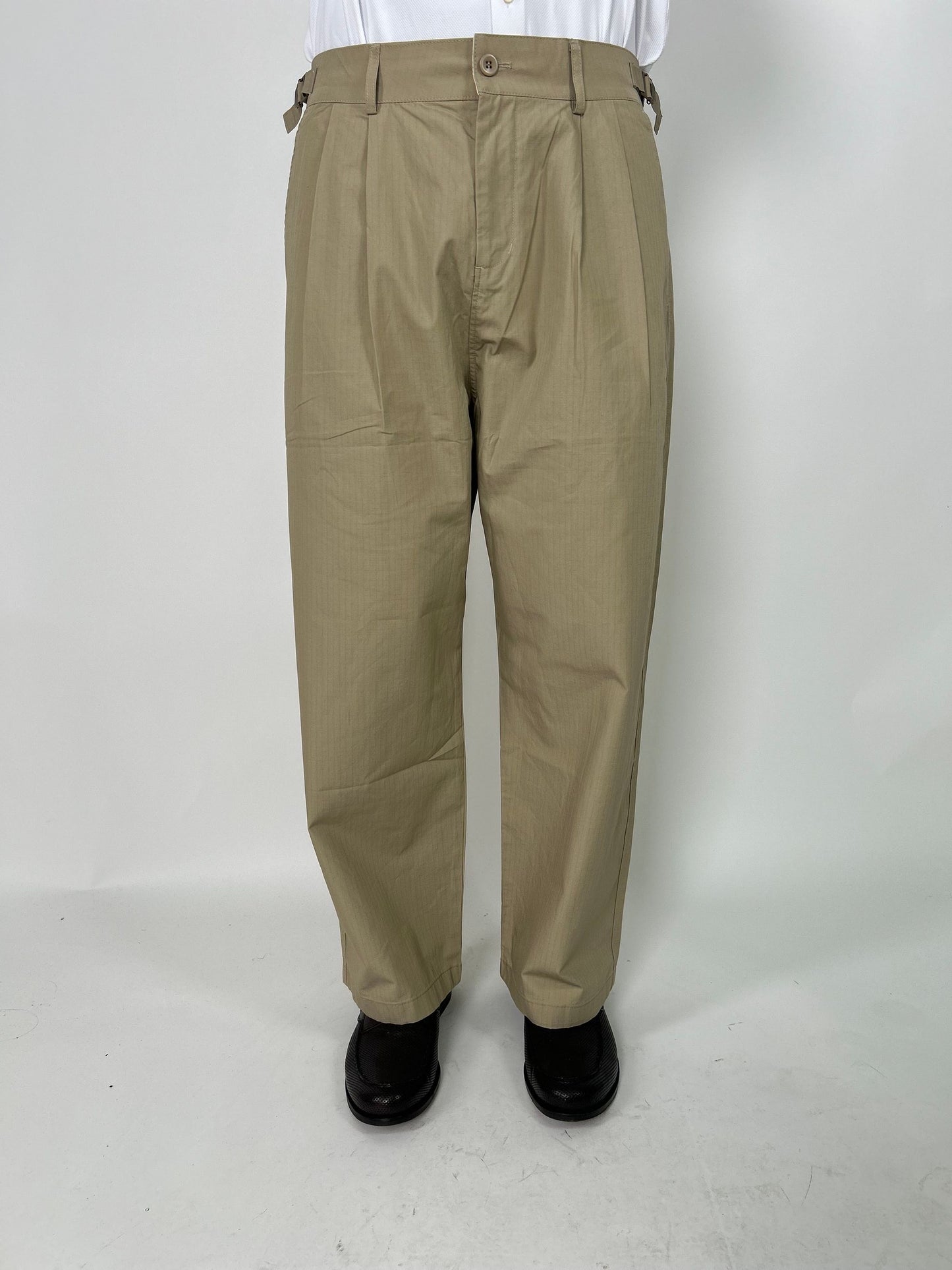 Pantalone cropped con pences
