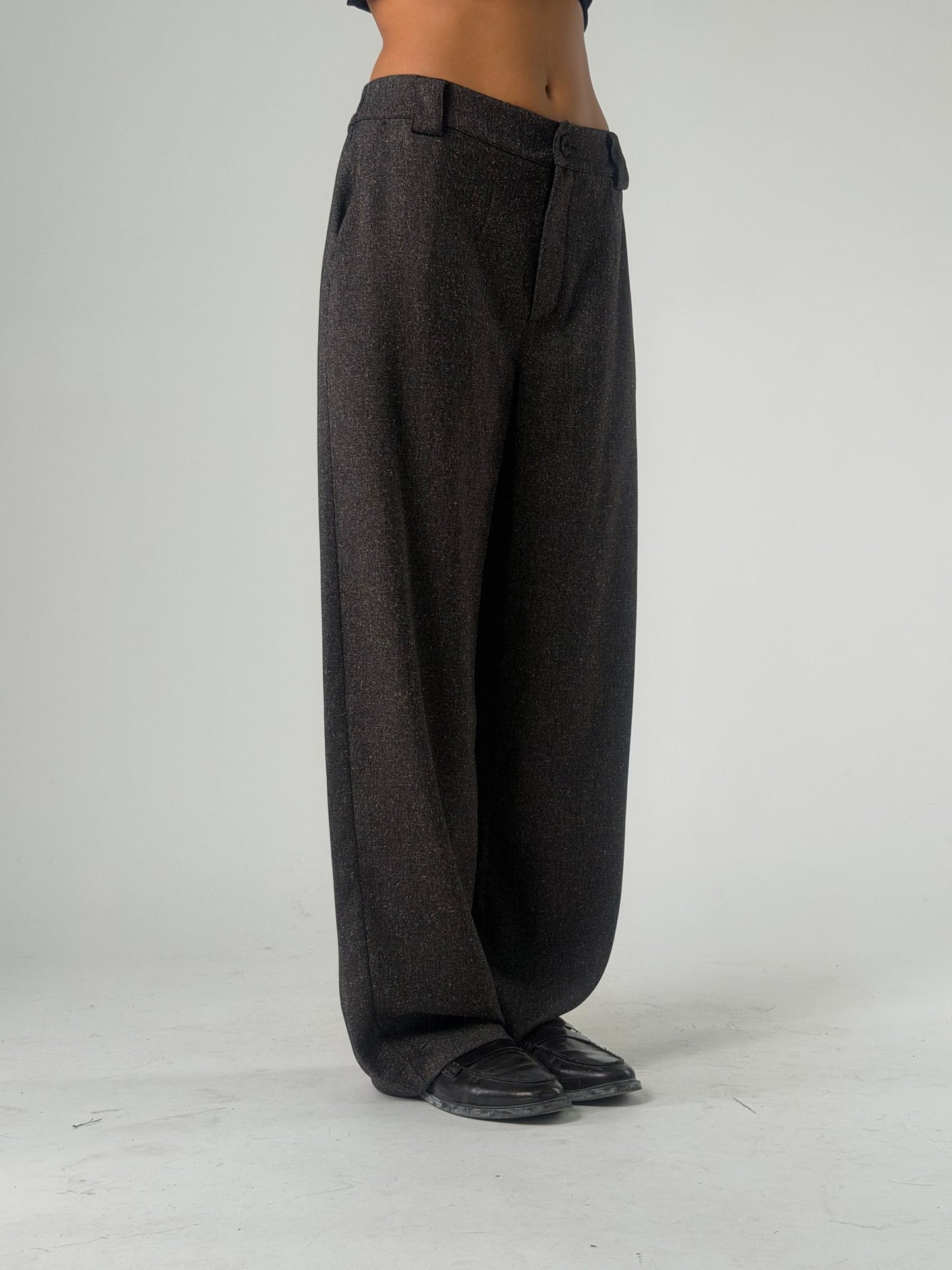 Pantalone palazzo con elastico dietro alla vita