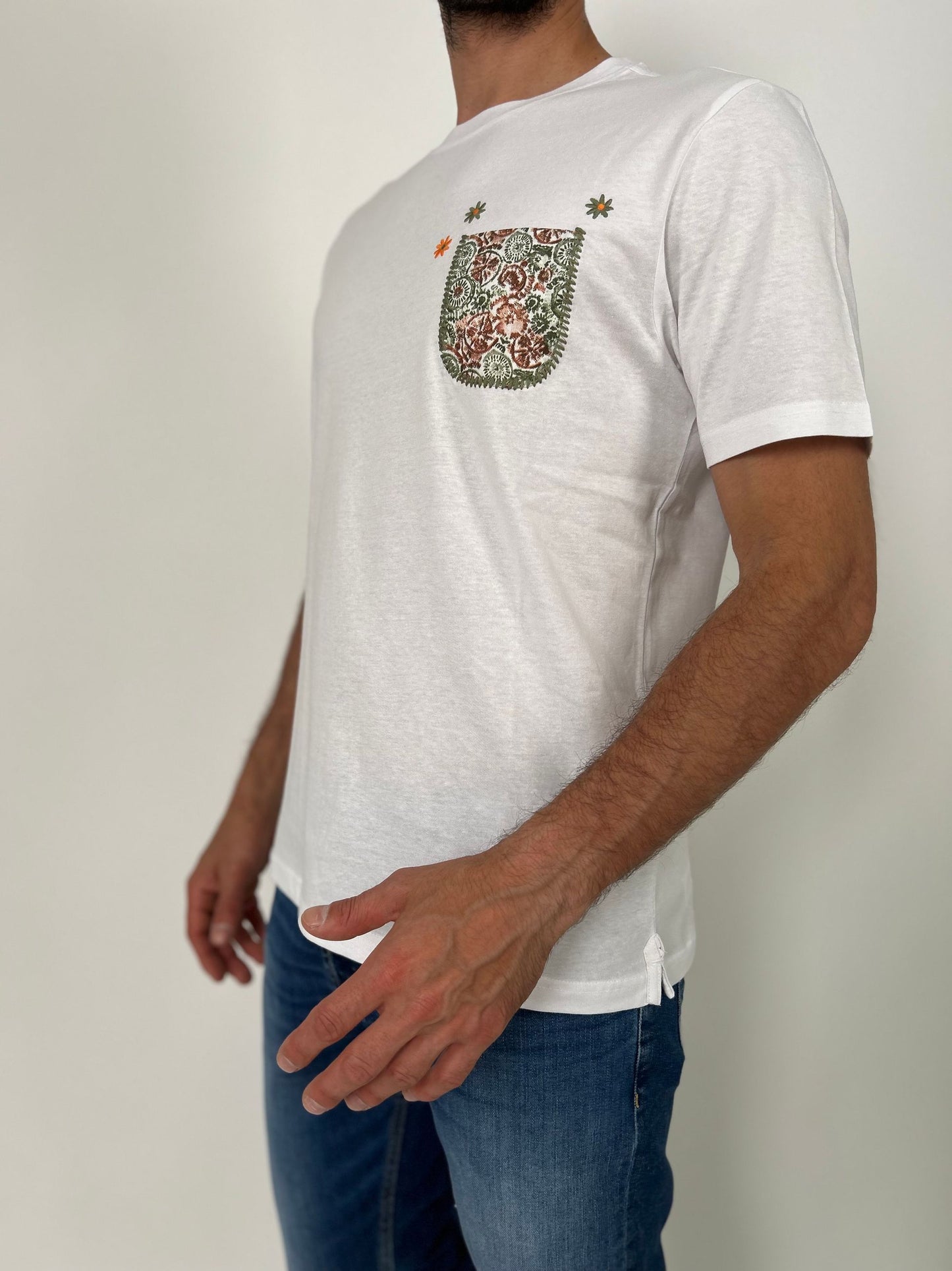 T-shirt mm con taschino fantasia